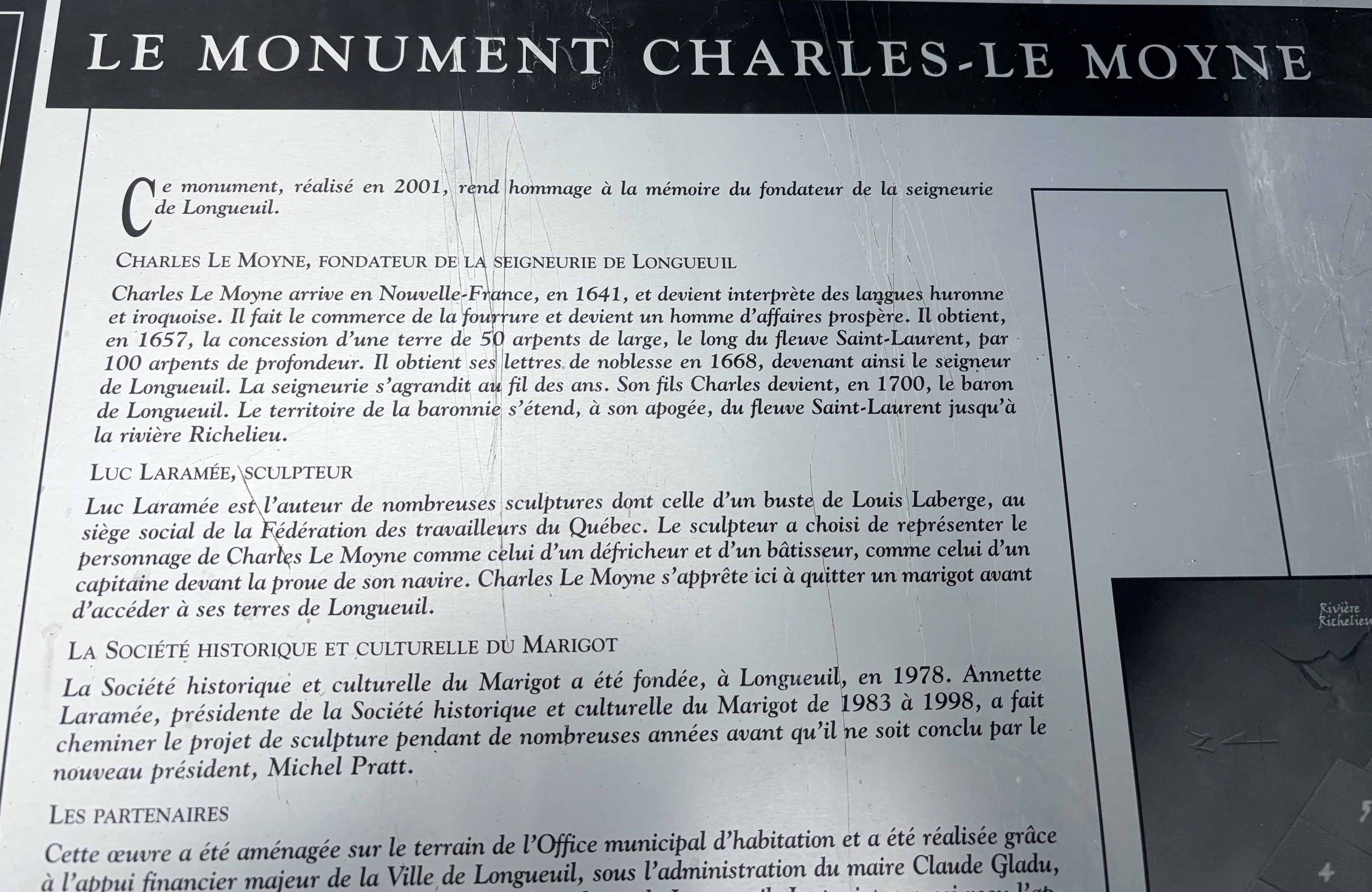 Plaque didactique expliquant le projet du monument ;a Charles Le Moyne